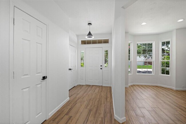 Building Photo - 16879 Mammoth Springs Dr