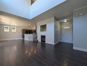 Building Photo - Beautiful 3-Bedroom, 2-Bath Home In The Barger Area of Eugene