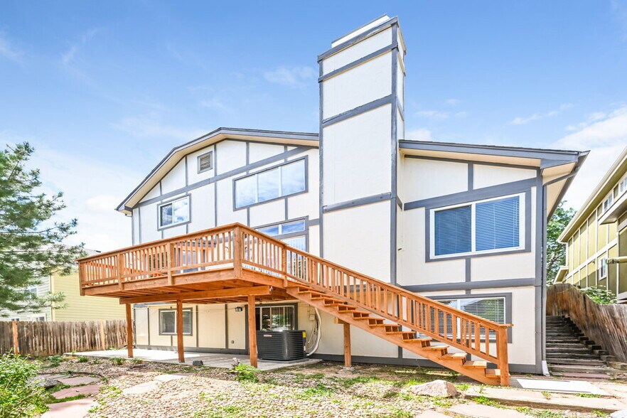 Building Photo - 7572 Dawn Dr