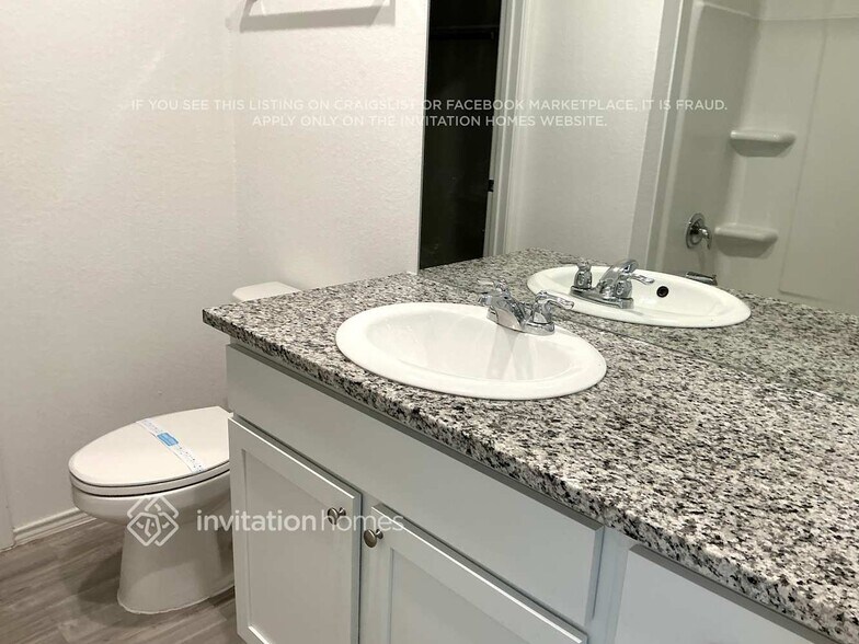 Building Photo - 6558 Runaway Row