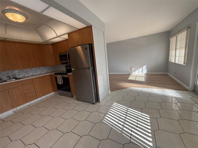 Building Photo - 2017 Newcastle A