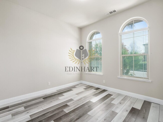 Building Photo - 1026 E Carnoustie Ave