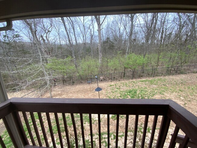 Building Photo - Lovely, well maintained Smyrna home with private wooded backyard!