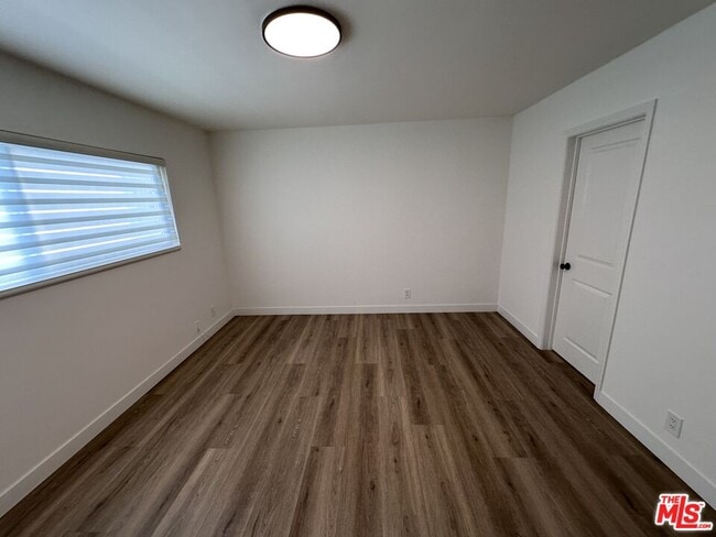 Building Photo - 314 S Clark Dr