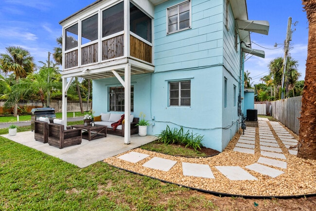 Building Photo - 4916 N Flagler Dr