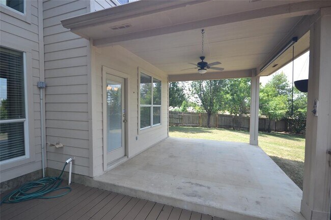 Building Photo - 1705 Lions Den