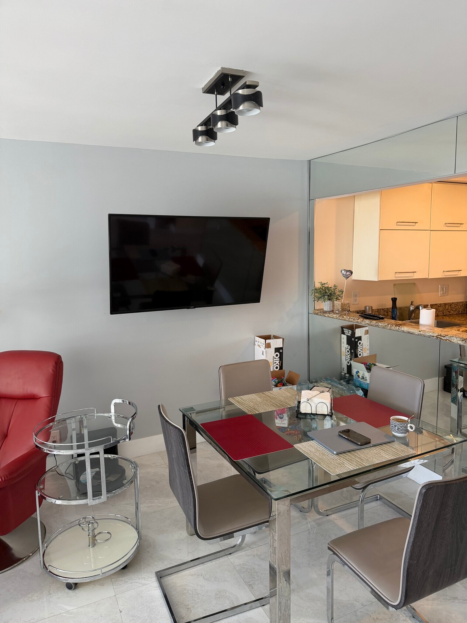 Building Photo - 2030 S Ocean Dr