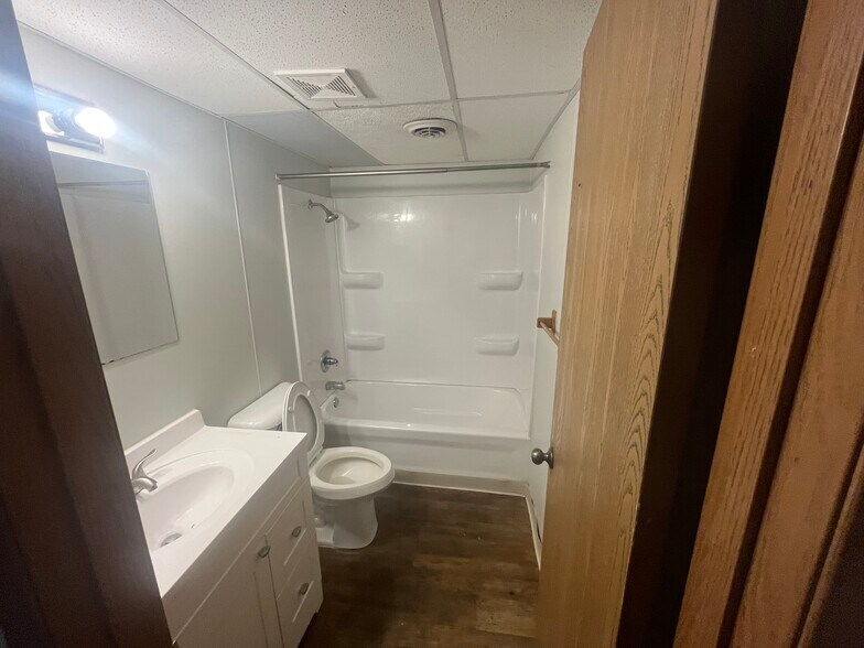 Building Photo - 710 3rd Ave NE