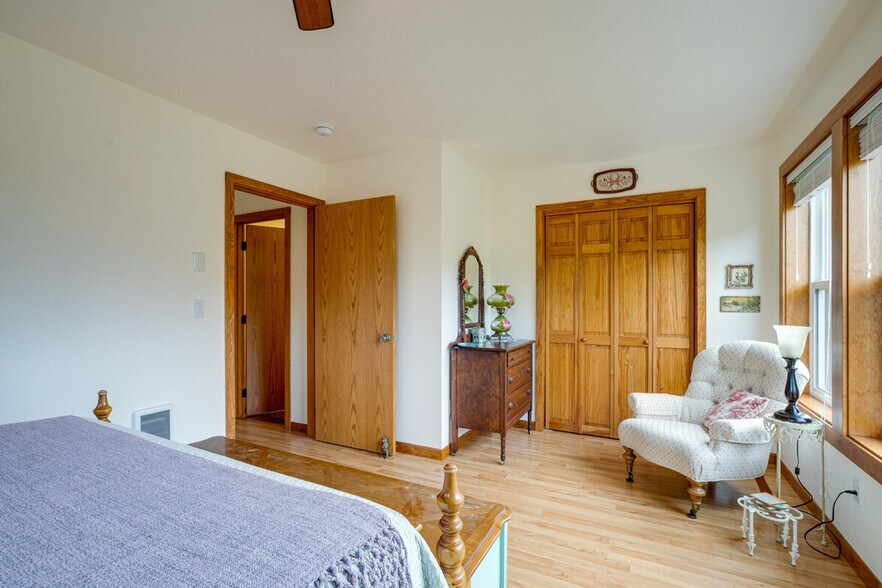 Building Photo - 33431 Douglas Dr