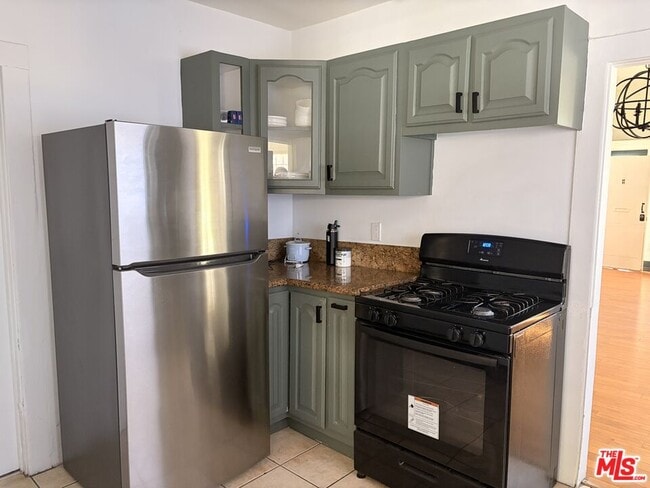 Building Photo - 1183 W 37th Dr