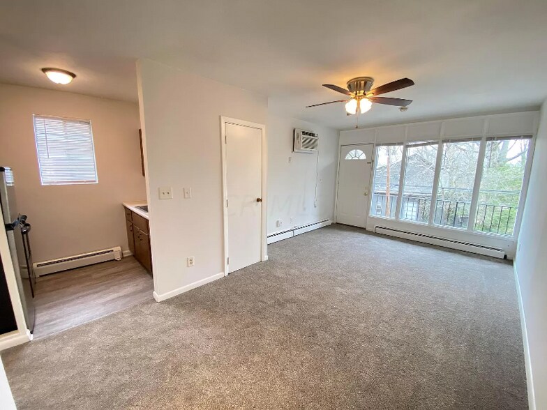 Primary Photo - 2083 N 4th St
