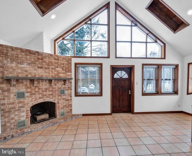 Building Photo - 2939 W Germantown Pike