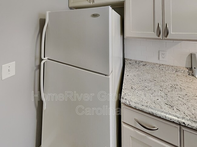 Building Photo - 1847 Boulevard St