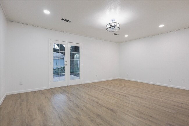 Building Photo - 10411 Rippling Fields Dr