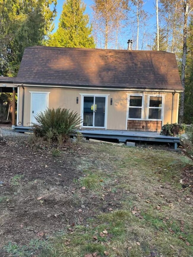 Side deck and sliding door - 15005 101st Ave NE