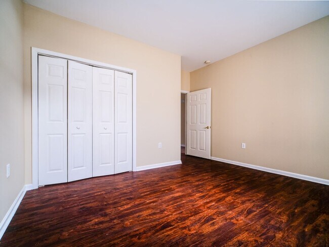 Building Photo - 7020 Somerset Springs