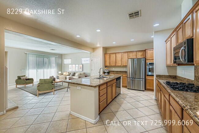 Building Photo - 8229 Oakshire St