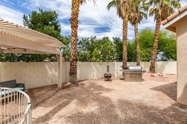 Building Photo - 254 Windsong Echo Dr
