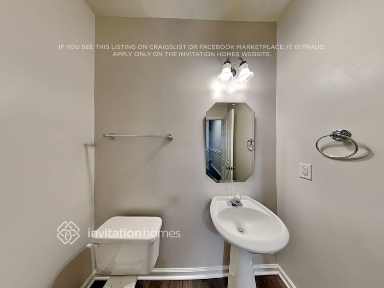 Building Photo - 15604 Carrington Ridge Dr