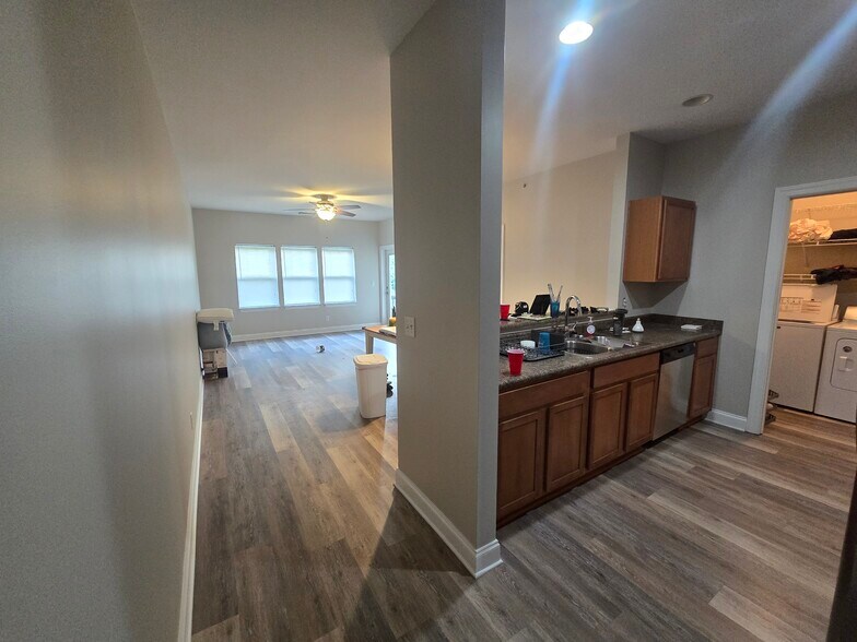 Building Photo - 20 Foxden Dr