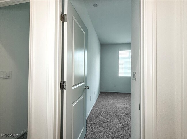 Building Photo - 331 Cymbal Pl