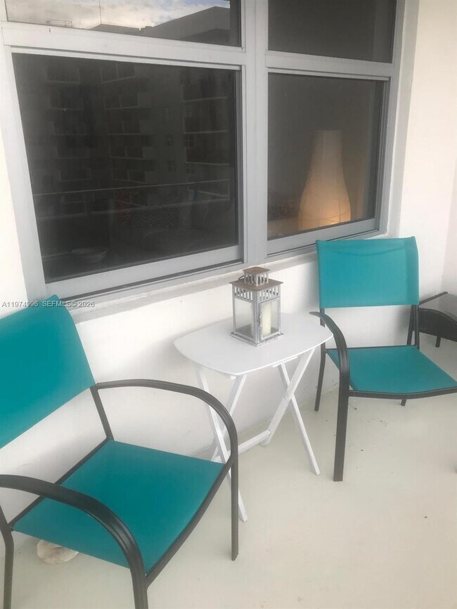 Building Photo - 9225 Collins Ave