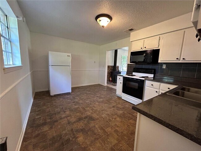 Building Photo - 5178 Fairview Highland Dr