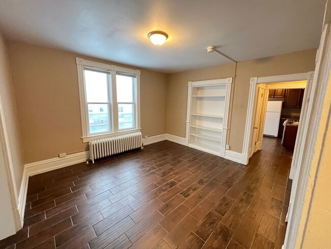 Building Photo - 419 N 1st Ave W