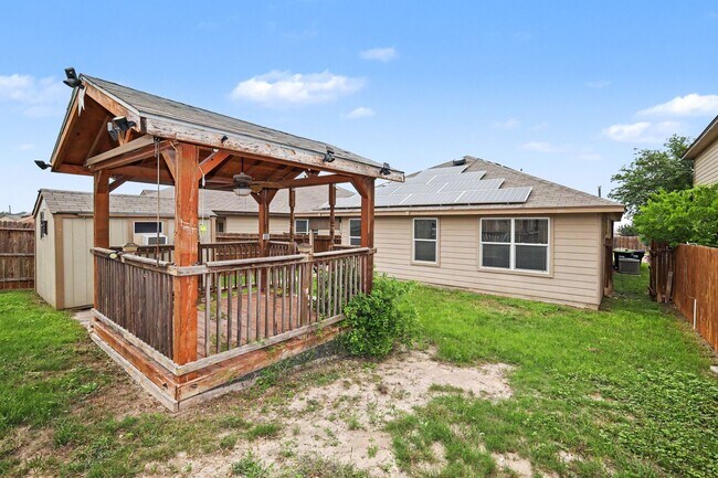 Building Photo - Spacious 3BR w/ Cabana, Storage Shed & Open Living Area in San Antonio