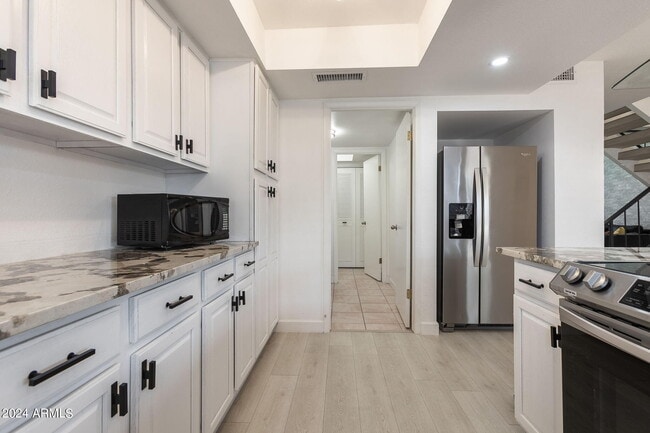 Building Photo - 4004 N Granite Reef Rd