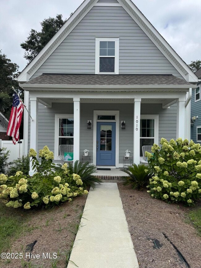 Primary Photo - 1010 N Caswell Ave