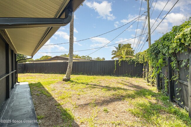 Building Photo - 175 Melaleuca Dr