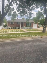Building Photo - 495 E 900 N