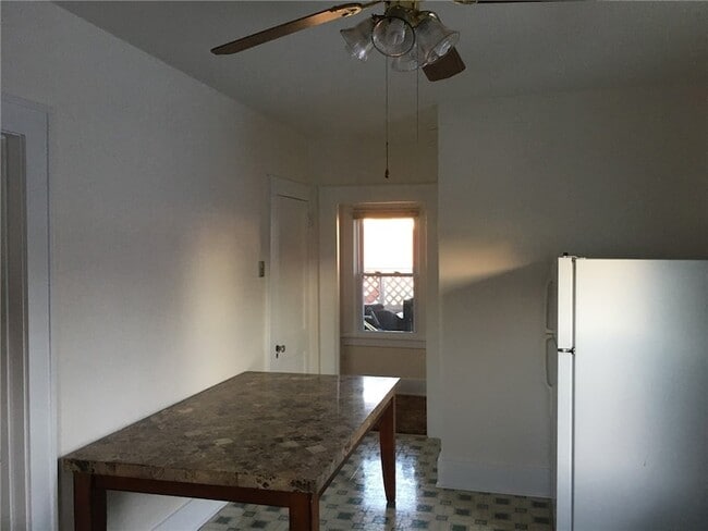 Building Photo - 1511 5th Ave