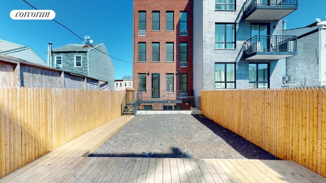 Building Photo - 346 43rd St