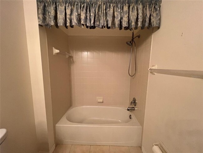 Building Photo - 4665 Whispering Oaks Dr