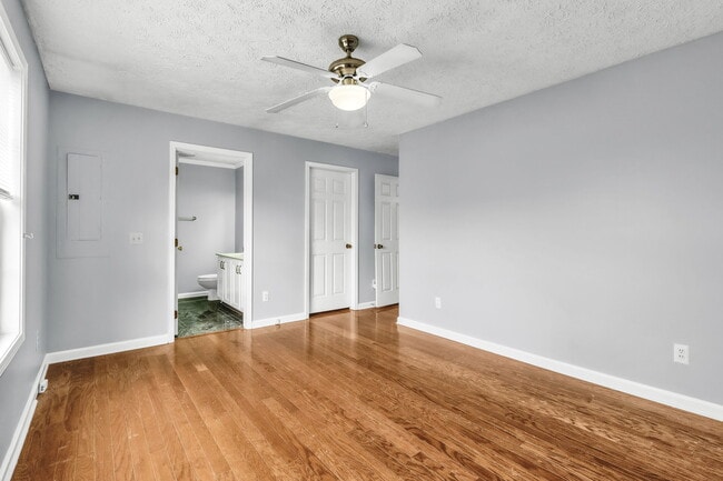 Building Photo - 912 Lyme Brook Ln