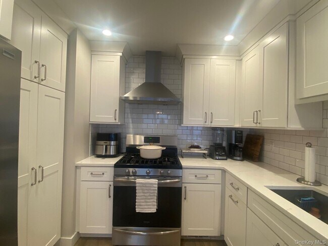 Building Photo - 98 Nebraska St