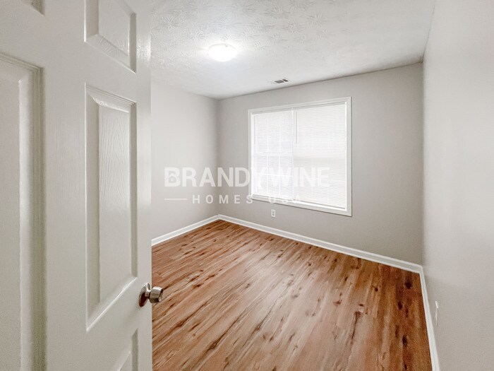 Building Photo - 980 Brigade St