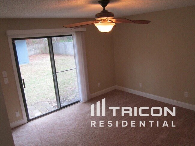Building Photo - 554 Peregrine Ct