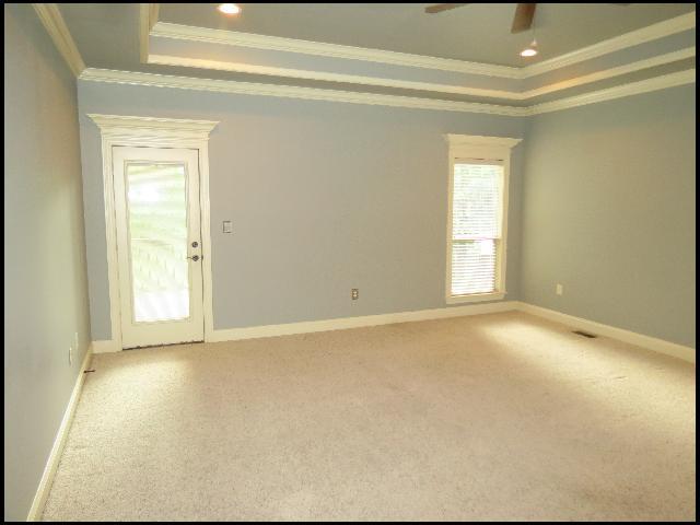 Building Photo - 3153 Stonewall Dr