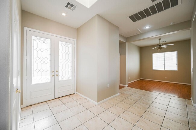 Building Photo - 2716 Thomasville Ave
