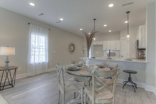 Building Photo - 717 Perrigan Ln