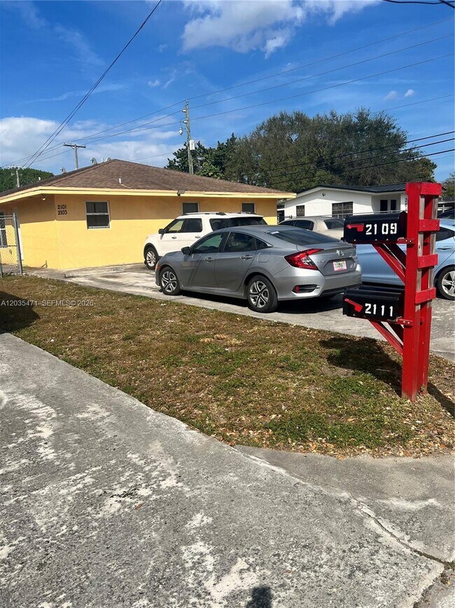 Building Photo - 2111 NW 100th St