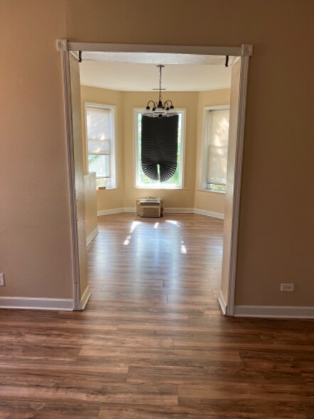 Building Photo - 5625 S Princeton Ave