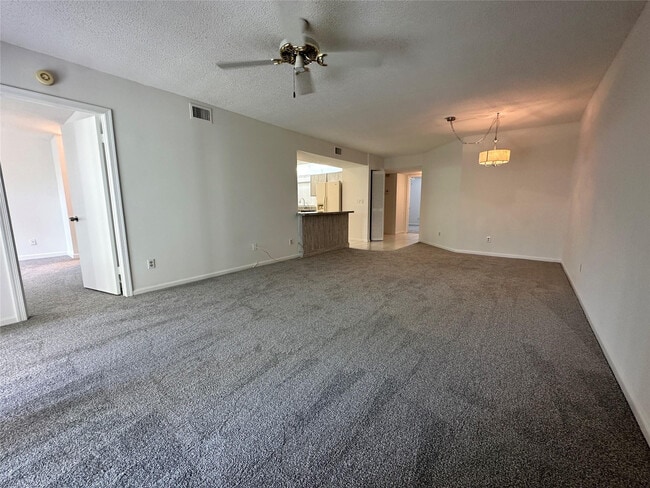 Building Photo - 9633 Riverside Dr