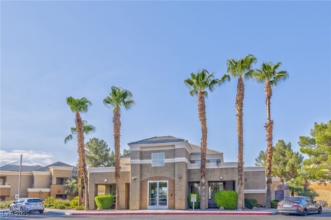 Building Photo - 8070 W Russell Rd