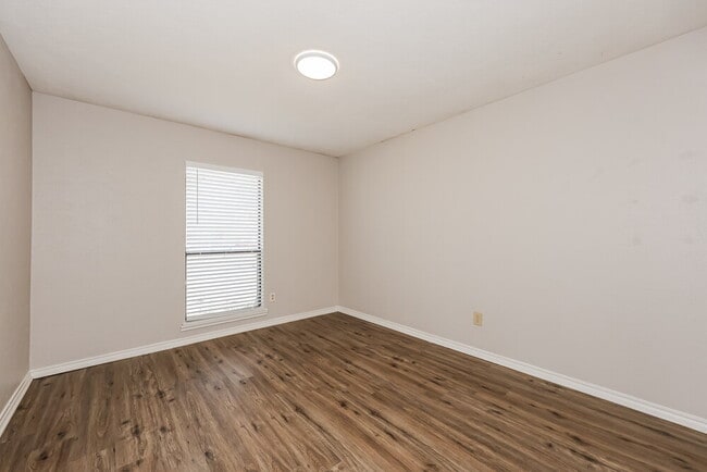 Building Photo - 6317 Sunset Rd