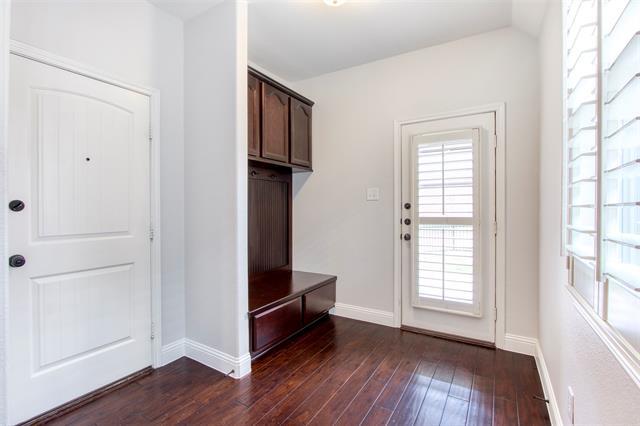 Building Photo - 8609 Dewland Dr