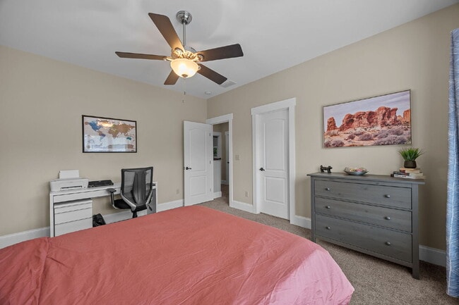 Building Photo - Spacious 3-Bedroom Home with Bonus Room & ...
